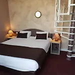 Port Hotel 3*