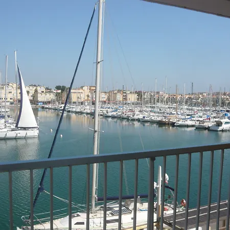 Port Hotel 3*
