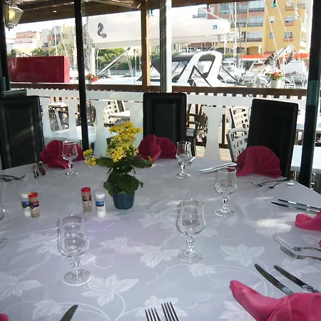 Port Hotel 3*