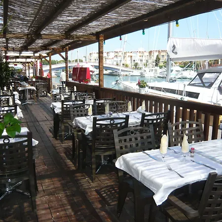 Port Hotel 3*