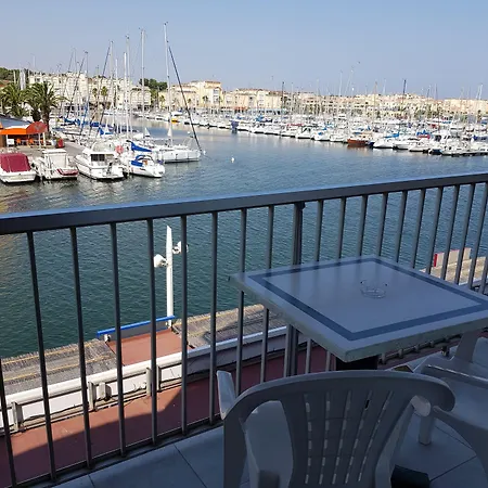Port Hotel 3*