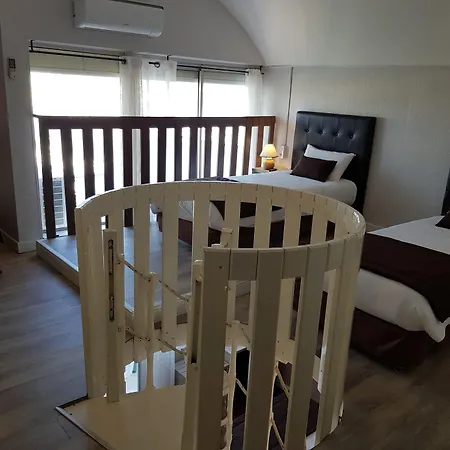 Port Hotel 3*