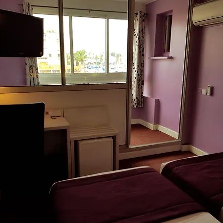 Port Hotel