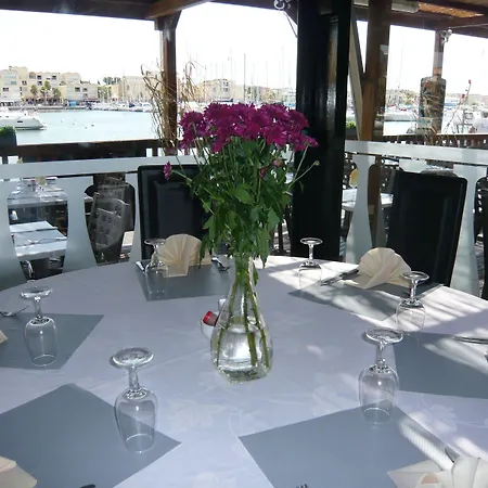 Port Hotel 3*