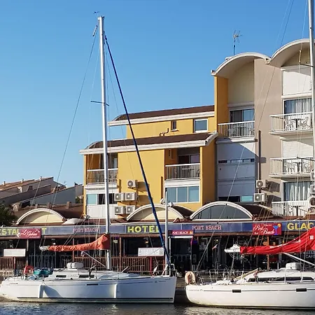 Port Hotel